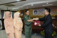 Sekda Kota Pekanbaru M. Syukri Harto membuka seminar Parenting
