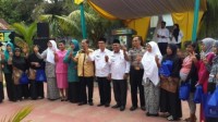 Saat Acara IBI-BP3AKB Pelalawan Gelar KB-Kes Gratis  Bidan Profesi Tertua Berperan Kendalikan Ledaka