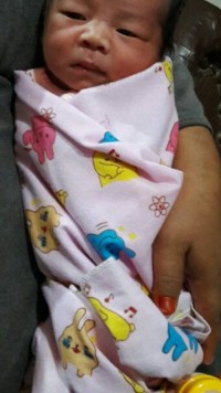 Bayi Malang Ditemukan Disebuah Tas Diwarung