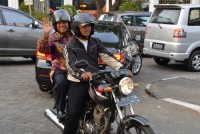 Di Jakarta:  Biar Cepat, Ya Naik Ojek