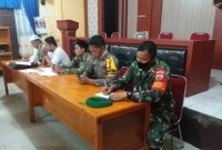 Babinsa Koramil 07/Kampar Hadiri Rapat Penetapan Penerima BLT Warga yang Terdampak Covid-19