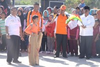Plt Sekda Bengkalis, Arianto (Memang Bendera) Melepas Permain Lomba Rakyat