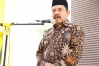 Sekdakab Labuhanbatu Berangkatkan Bayi Penderita Hidrocipalus Ke RS. Medan