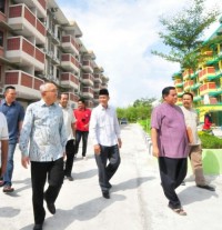 Gubri Tinjau Lokasi Asrama Haji Sementara di Rusunawa Belakang DPRD Riau