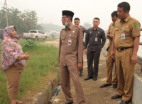 Pj Bupati Inhu Kunjungi Turap dan Makam dan Raja Indragiri