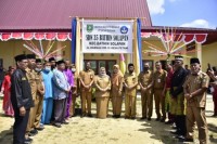 Wakili PLh Bupati Bengkalis, Kasmarni  Resmikan Penggunaan SD Negeri 35 Bathin Solapan
