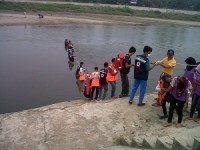 PMI Rohul Gelar Simulasi Diklatsar Pertolongan Pertama di Sungai Batang Lubuh