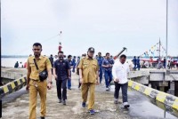 Wabup Inhil Tinjau Bongkar Muat Pelabuhan Parit 21