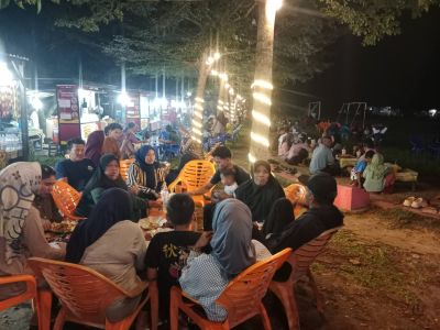 Alun-Alun Tanjung Sawit: Dari Lapak Sederhana Menjadi Ikon Ekonomi Desa Terbaik di Riau