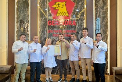 Bakal Calon Bupati Kasmarni Bagus Santoso Terima B1- KWK dari DPP Partai Gerindra