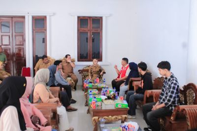 Bupati Sambut Kepulangan Mahasiswa Labuhanbatu Terdampak Banjir di Aceh