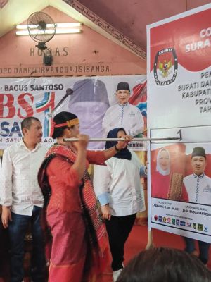 Kampanye Dialogis Primatoba II, Kasmarni akan Bantu Honor Guru Minggu dan Tuntaskan Soal Air Bersih