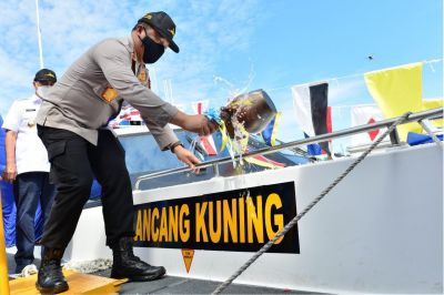 Kapolda Riau, Resmikan Kapal Pemburu Cepat (KPC) Lancang Kuning IV-2006 Dit Polair