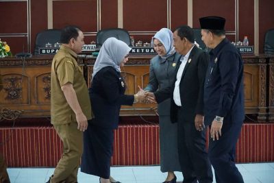 Plt. Bupati Labuhanbatu Sampaikan Ranperda P-APBD Tahun 2024