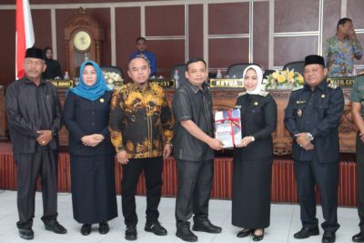 Sidang Paripurna, Bupati Labuhanbatu Sampaikan LKPJ Tahun Anggaran 2025