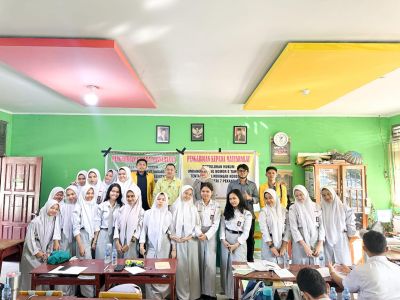 TIM DOSEN FH UNILAK BERI PENYULUHAN HUKUM DI SMA NEGERI 7 PEKANBARU